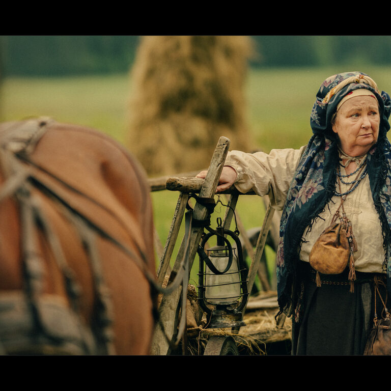 Sami swoi. Poczatek, © FOT. JAROSLAW SOSINSKI, FOTOSY, Operator obrazu Piotr Sliskowski, Produkcja CK Dezerterzy, Rezyser Artur Zmijewski